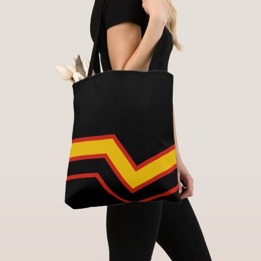 SlipperyJoe's rubber trotsky vlag pijlen chevrons Tote Bag (Dichtbij)