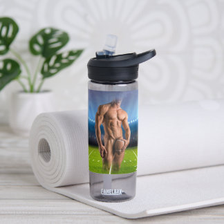 SlipperyJoe's sexy gespierde mannelijke atleet doe Waterfles