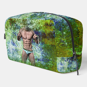 SlipperyJoe's zeer gespierde volwassen man zonder  Toilettasje
