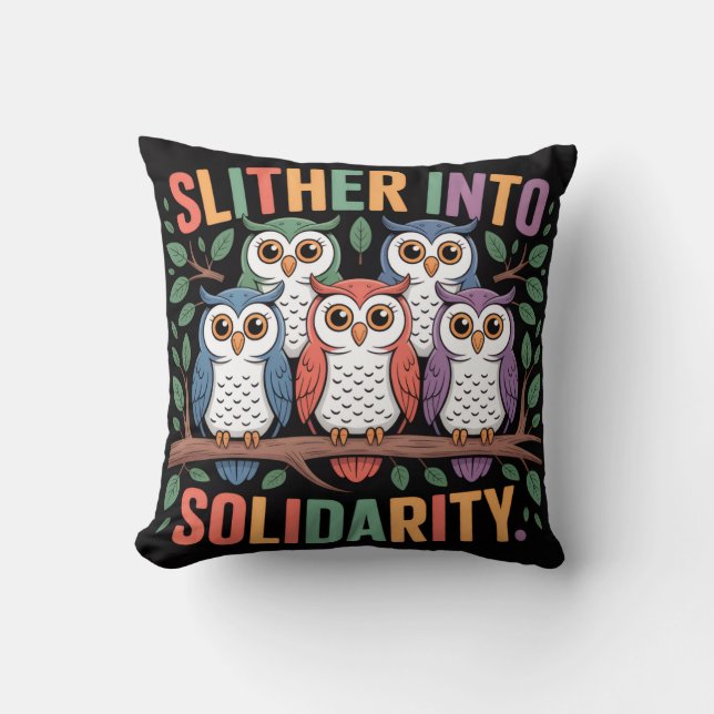 Slither Solidarity Throw Pillow  Kussen (Voorkant)