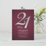 Sliver Glitter 21st Birthday Party Burgundy Kaart<br><div class="desc">Silver Glitter 21st Birthday Party Burgundy Invitation Briefkaart kunt u gemakkelijk aanpassen met uw partijdetails door op de knop 'Personalize' te klikken. De glitter "21" en de achtergrond worden ingesteld terwijl u de lettertypen, tekst en lay-out eenvoudig kunt wijzigen door op de knop "Bewerken met ontwerpgereedschap" te klikken die onder...</div>