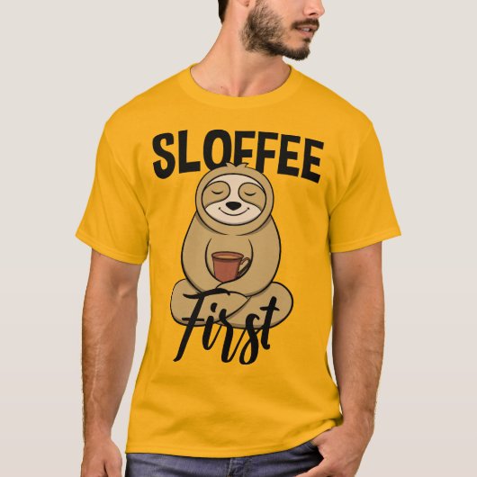 Sloffee - Schönes & lustiges Faultier und Kaffee T-shirt (Voorkant)