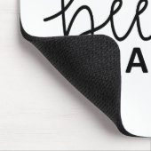 Slogan bee happy, maak je geen zorgen. Wees blij. Muismat (Hoek)