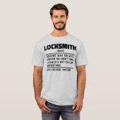 Slotenmaker Noun Certified Lock Repairer Technicia T-shirt (Voorkant volledig)
