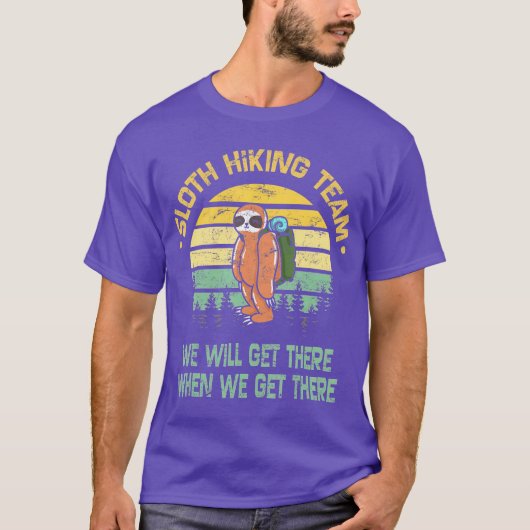 Sloth Hiker Camper Funny Retro T-shirt (Voorkant)