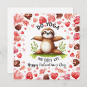 Sloth in  Yoga Class on Valentine's Day  Feestdagenkaart (Voorkant / Achterkant)