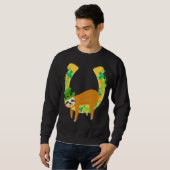 Sloth Napping op Hoefijzer Leprechaun St Patrick's Trui (Voorkant volledig)