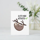 Sloth Says | Sleufmodus geactiveerd Briefkaart (Staand voorkant)