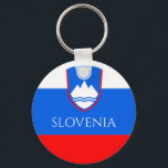 slovenië vlag sleutelhanger<br><div class="desc">Vlag van Slovenië. De nationale vlag van Slovenië is voorzien van drie gelijke horizontale banden wit (bovenaan), blauw en rood, met het Sloveense wapenschild aan de bovenzijde van de vlag, gecentreerd in de witte en blauwe banden. Het wapenschild is een schild met het afbeelding van de berg Triglav, de hoogste...</div>