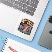 Slow Beats Fast Vibes Funky DJ Snail Sticker (Laptop met iPhone)