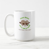 Slow Down – traag grafisch T-shirt en cadeau Koffiemok (Links)