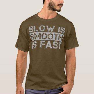 Slow is vloeiend vloeiend en is snel grijs verstel t-shirt