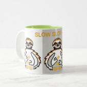 Slow SLOTH Vibes - Wildlife - Natuur Tweekleurige Koffiemok (Voorkant links)
