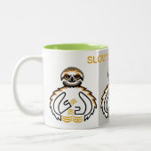 Slow SLOTH Vibes - Wildlife - Natuur Tweekleurige Koffiemok (Links)