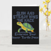 Slow Steady Wins The Race Inner Turtle Pace Funny Kaart (Gele Bloem)