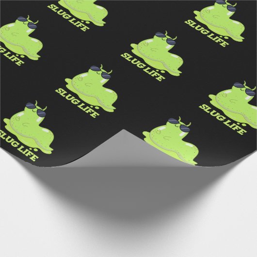 Slug Life Funny Green Slug Pun Dark BG Cadeaupapier (Hoek)
