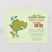 Slugger-Saurus Baseball Dino Baby Boy 1st Birthday Uitnodiging Briefkaart (Voorkant / Achterkant)