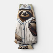Slugger Sloth: Slow and Steady in het Bord Flesjeskoeler (Voorkant)