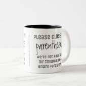 Sluit alle haakjes - Fun Grammar Tips Tweekleurige Koffiemok (Voorkant rechts)