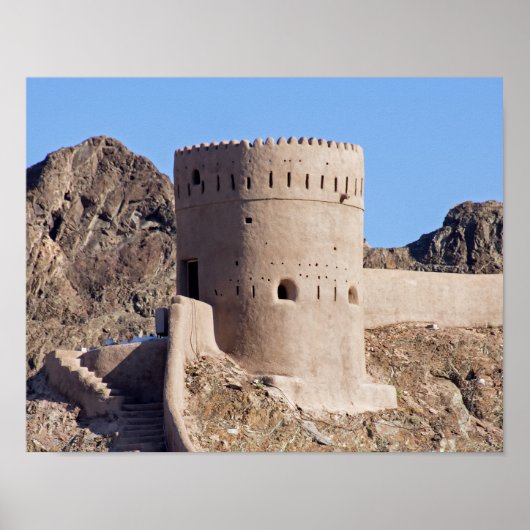 Sluit een horlogetoren in de oude Muscat. Poster (Voorkant)