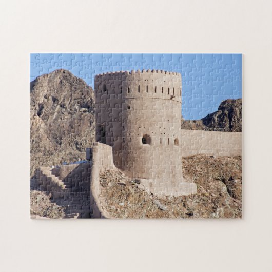 Sluit een horlogetoren in het oude Muscat-Oman. Legpuzzel (Horizontaal)