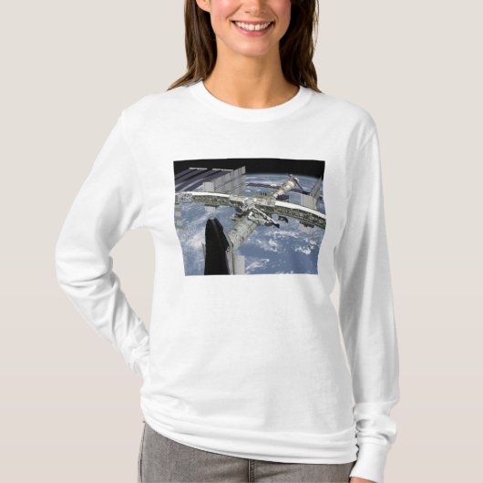 Sluit het uitzicht van de Sluiting die is gedokt T-shirt (Voorkant)