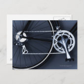 Sluit omhoog van fietsketting, pedaal en briefkaart (Voorkant / Achterkant)