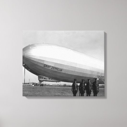 Sluiten Graf Zeppelin Blimp Uitzicht Canvas Afdruk (Voorkant)