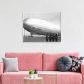 Sluiten Graf Zeppelin Blimp Uitzicht Canvas Afdruk (Insitu (Woonkamer))