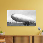 Sluiten Graf Zeppelin Blimp Uitzicht Canvas Afdruk (Insitu (Woonkamer))