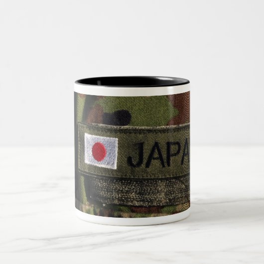 Sluiten uitzicht 2 tweekleurige koffiemok (Center)