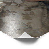 Sluiten uitzicht van een soldaat die een munitie k foto afdruk (Hoek)