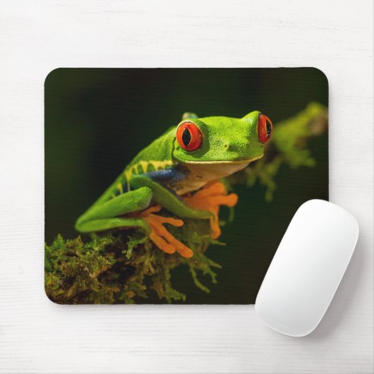 Sluiten van een kikker van de Rode Oogboom #1 Muismat (Met muis)