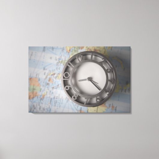 Sluiten van een klok vóór een kaart canvas afdruk (Voorkant)