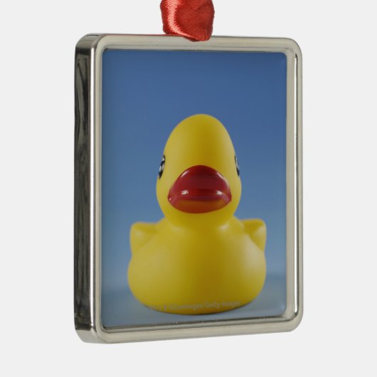 Sluiten van een rubbereend metalen ornament (Rechts)