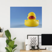 Sluiten van een rubbereend poster (Thuiskantoor)