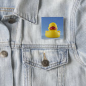 Sluiten van een rubbereend vierkante button 5,1 cm (In situ)