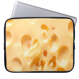 Sluiten van gele kaas. Dit bestand wordt gereinigd Laptop Sleeve