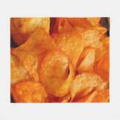 Sluiten van sappige, knapperige chips op zwart bor fleece deken (Voorkant (Horizontaal))
