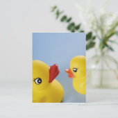 Sluiten van twee rubbereenden briefkaart (Staand voorkant)