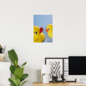 Sluiten van twee rubbereenden poster (Thuiskantoor)