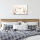 Sluiten van White Rose Petals Canvas Afdruk (Insitu (Slaapkamer))