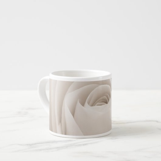 Sluiten van White Rose Petals Espresso Kop (Links)