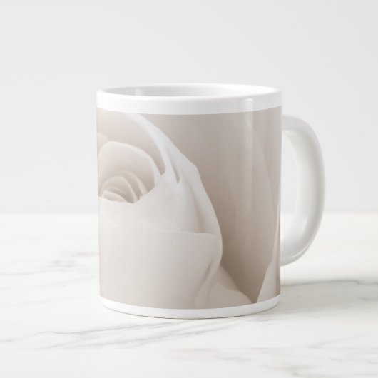 Sluiten van White Rose Petals Grote Koffiekop (Voorkant rechts)