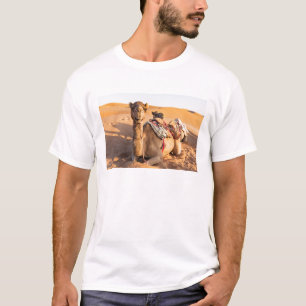 Sluiting van Camel in de woestijn van Oman T-shirt