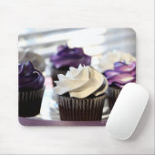 Sluiting van cupcakes met selectieve focus op muismat (Met muis)