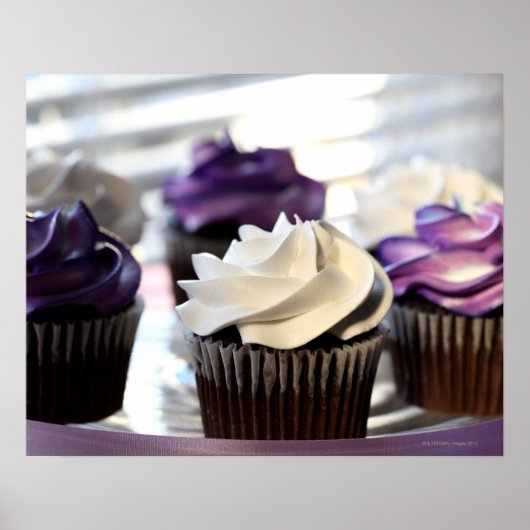 Sluiting van cupcakes met selectieve focus op poster (Voorkant)