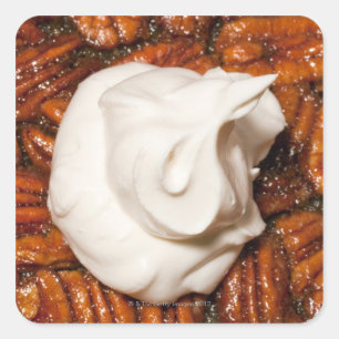 sluiting van de pecanpastei met een crème zonder p vierkante sticker
