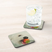 Sluiting van een Bichon Frise die een aardbei eet Onderzetter (Rechterzijde)