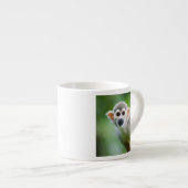 Sluiting van een Common Squirrel Monkey Espresso Kop (Voorkant rechts)